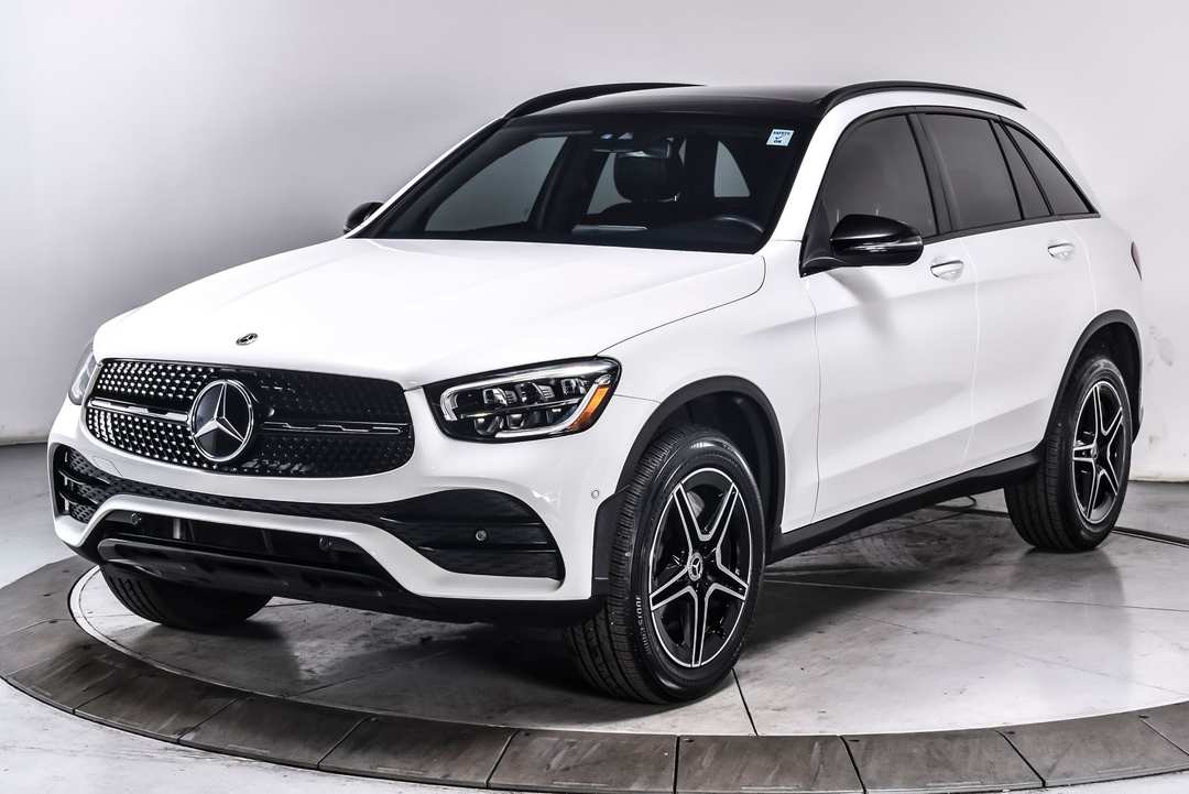 2022 Mercedes-Benz GLC GLC 300 - Image 2