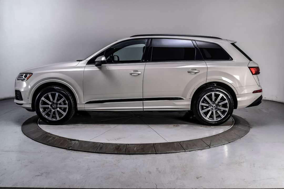 2023 Audi Q7 45 Premium Plus - Image 3
