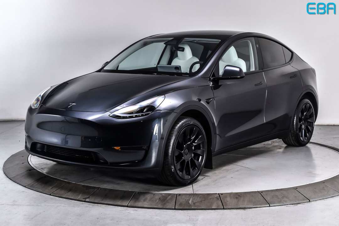 2024 Tesla Model Y Long Range - Image 2
