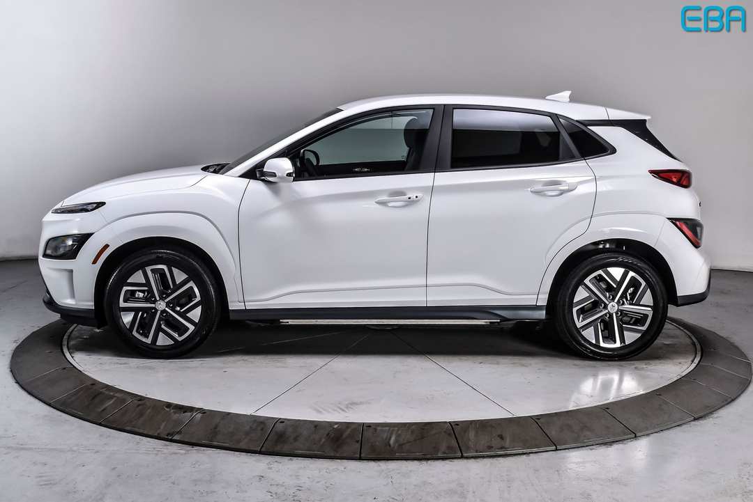 2023 Hyundai Kona SE - Image 3