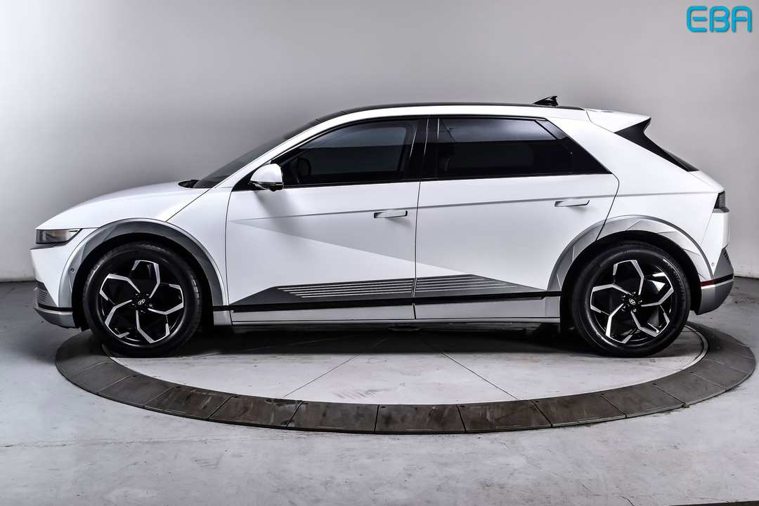2023 Hyundai Ioniq 5 Limited - Image 3