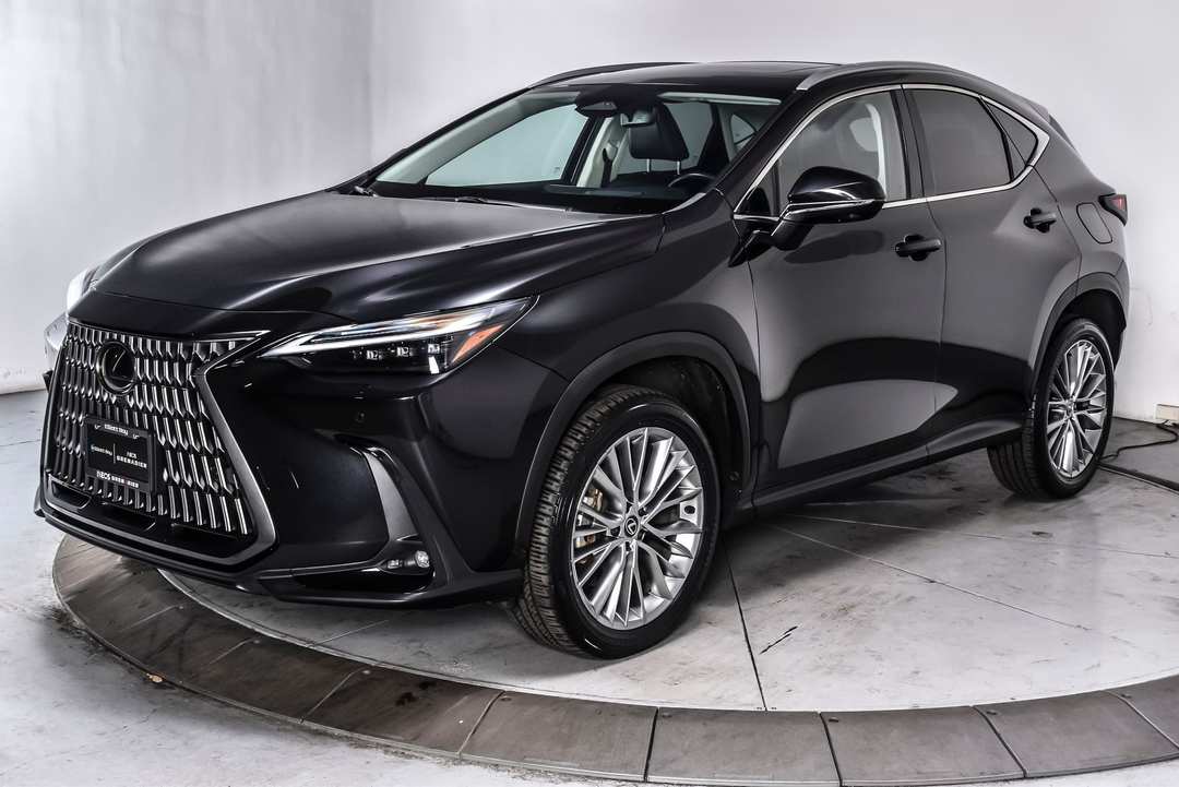 2024 Lexus NX 350h Luxury - Image 3