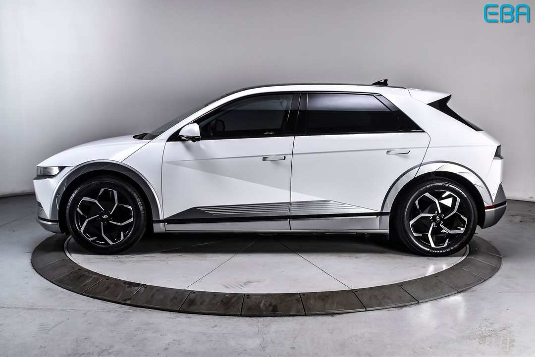 2024 Hyundai Ioniq 5 Limited - Image 3