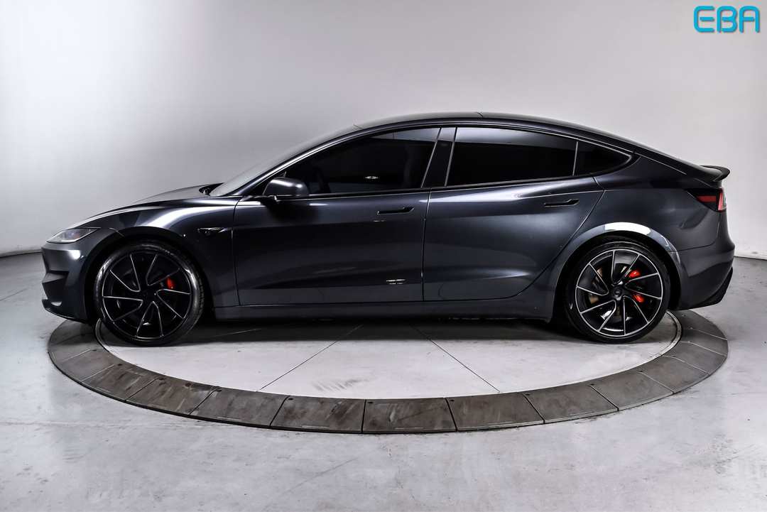 2024 Tesla Model 3 Performance - Image 3