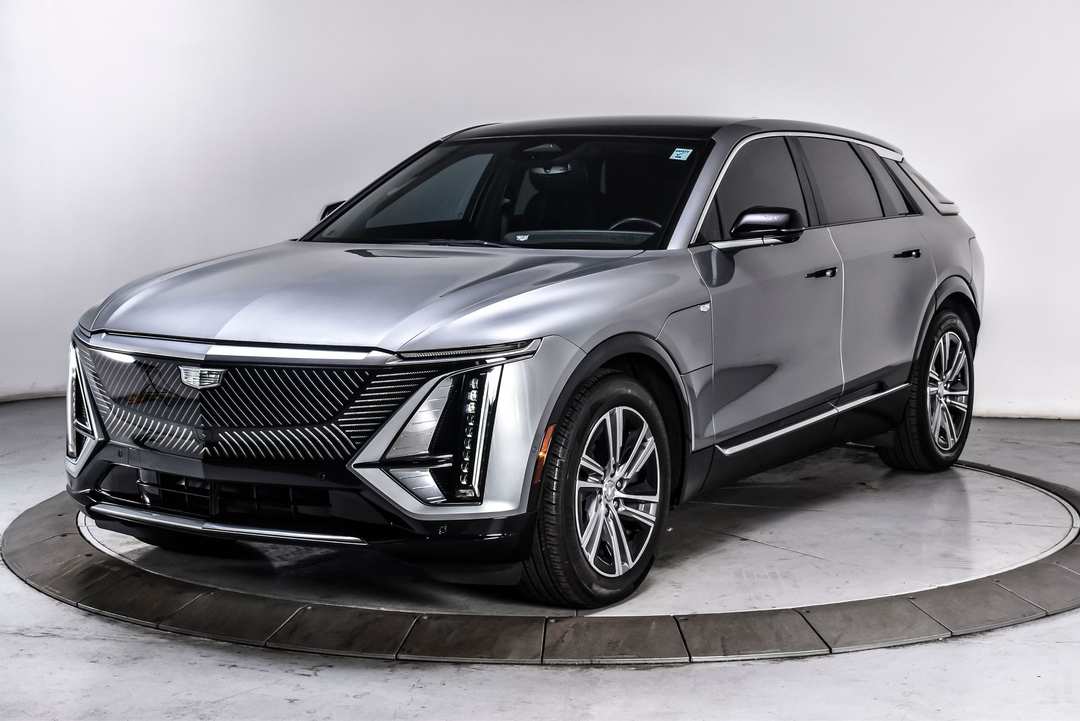 2024 Cadillac Lyriq Luxury - Image 2