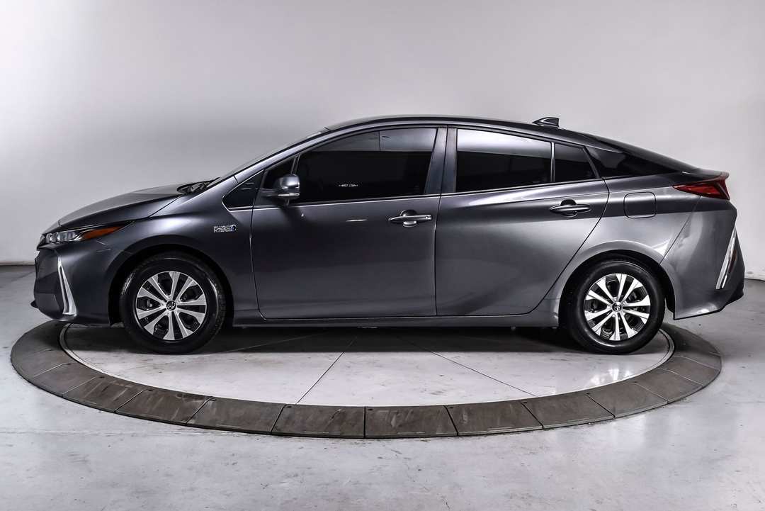 2021 Toyota Prius Prime LE - Image 3