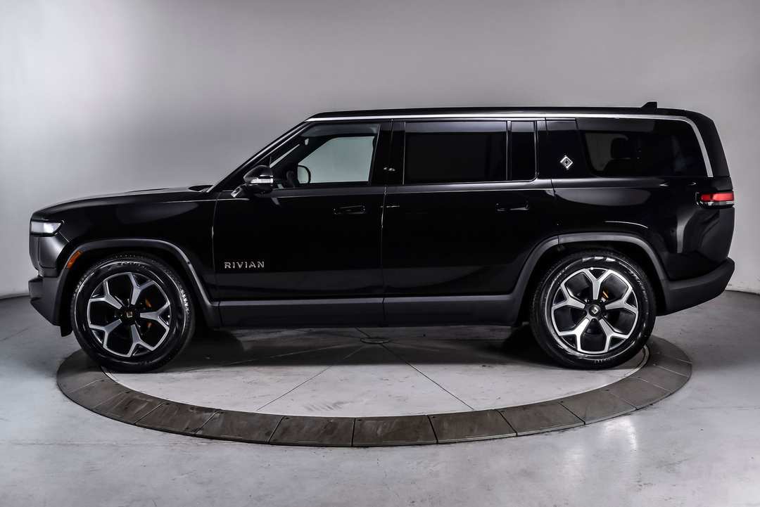 2024 Rivian R1S Adventure - Image 3