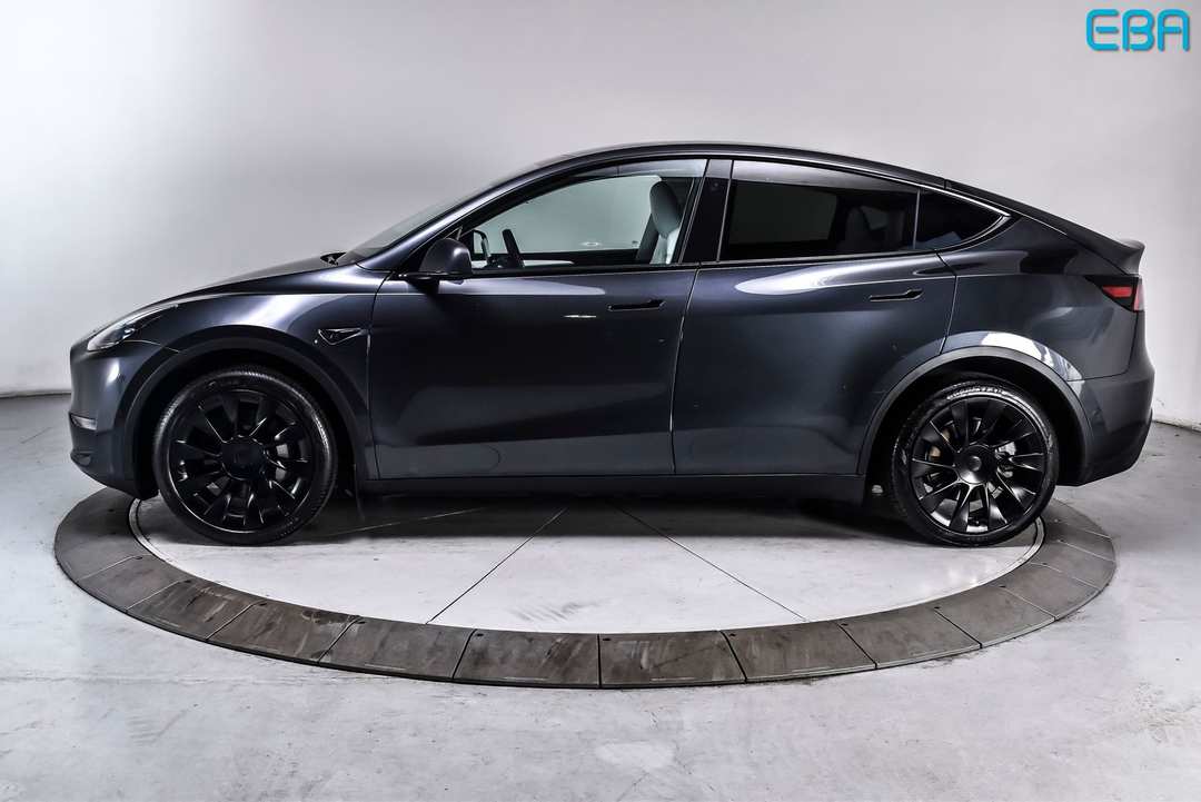 2024 Tesla Model Y Long Range - Image 3
