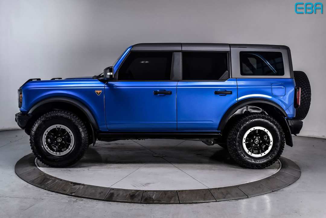 2024 Ford Bronco Badlands - Image 3