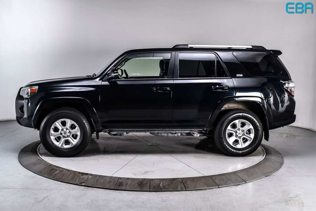 2024 Toyota 4Runner SR5 Premium - Image 3