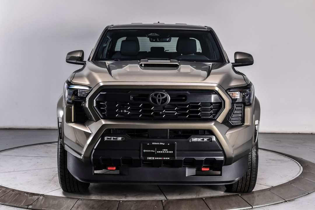 2025 Toyota Tacoma TRD Sport - Image 2