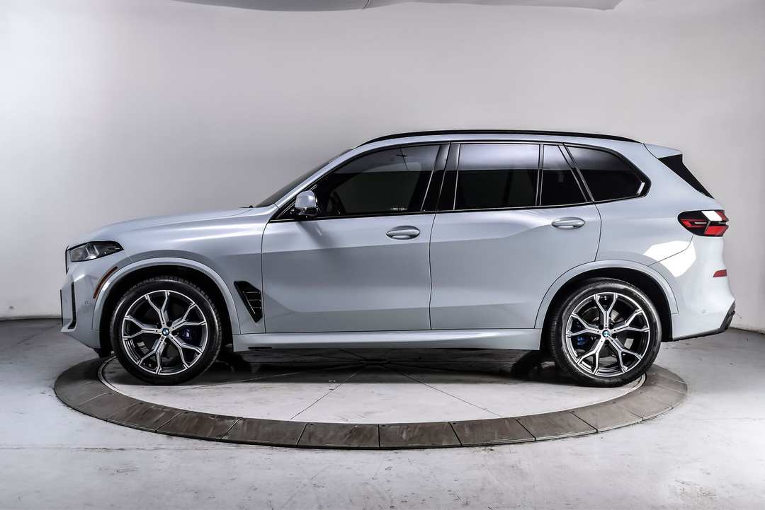 2024 BMW X5 xDrive40i - Image 3