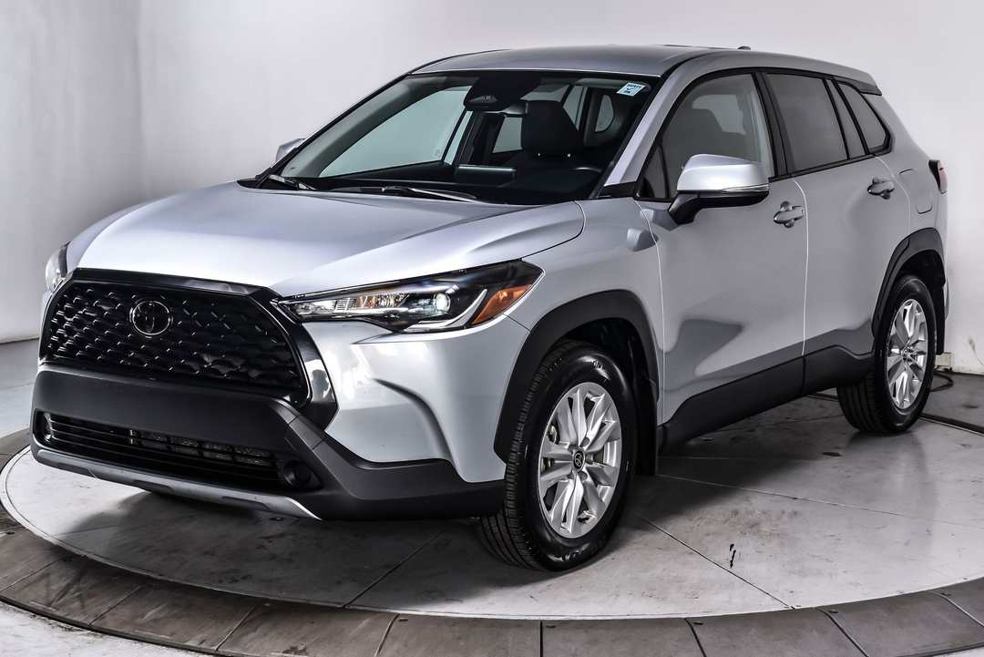 2024 Toyota Corolla Cross LE - Image 3
