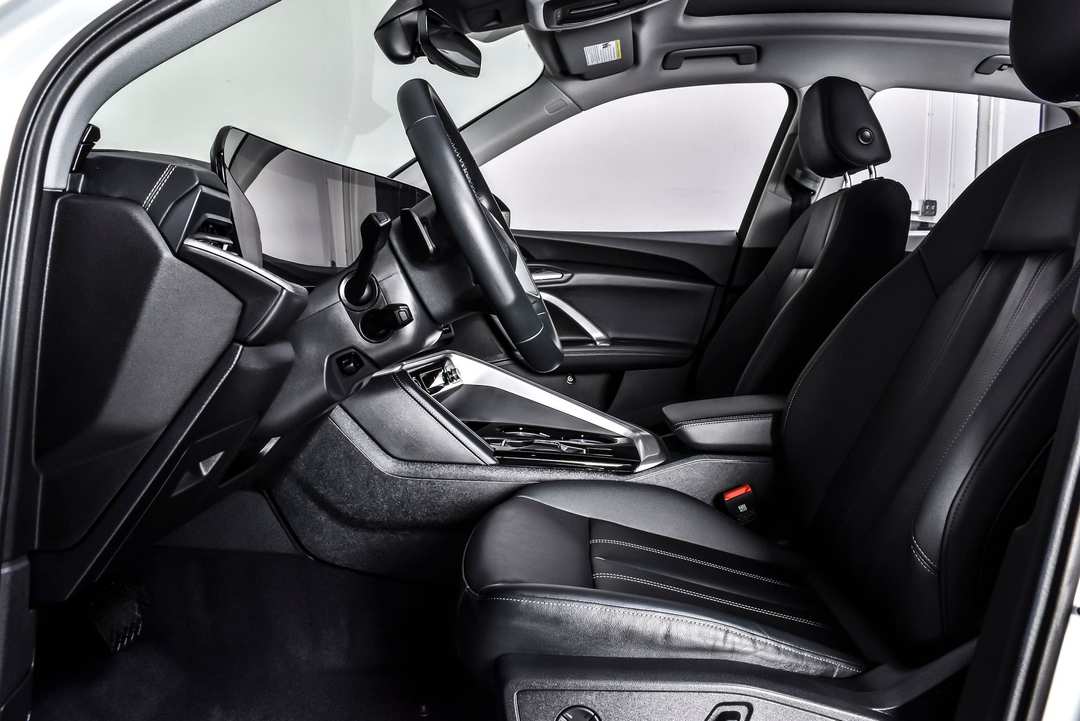 2025 Audi Q5 Premium - Photo 16