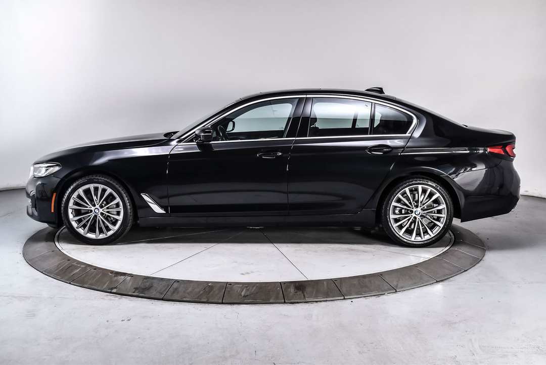 2023 BMW 5 Series 530i xDrive - Image 3