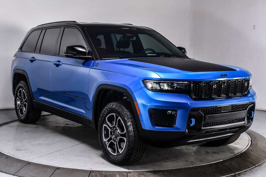 2023 Jeep Grand Cherokee Trailhawk 4xe - Image 2