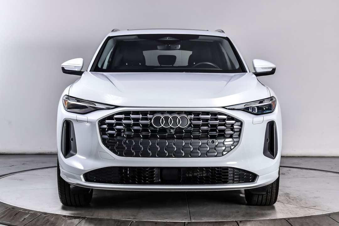 2025 Audi Q5 Premium - Photo 8