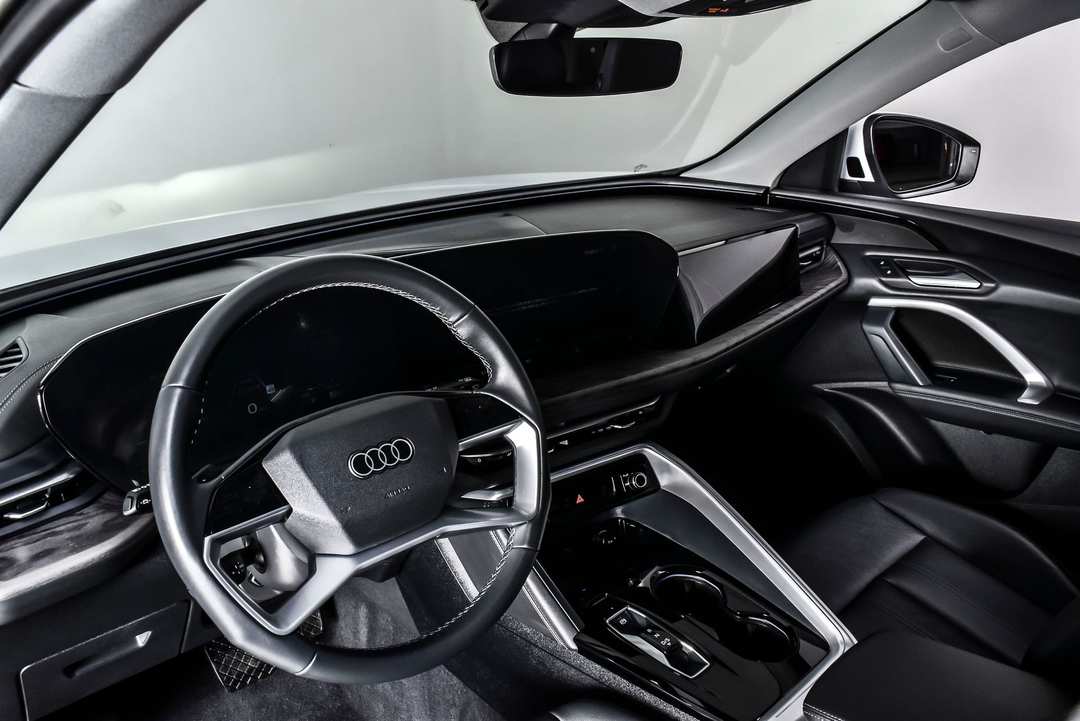 2025 Audi Q5 Premium - Photo 17