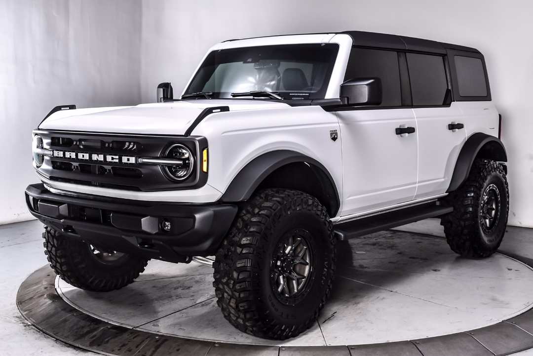 2023 Ford Bronco Big Bend - Image 3