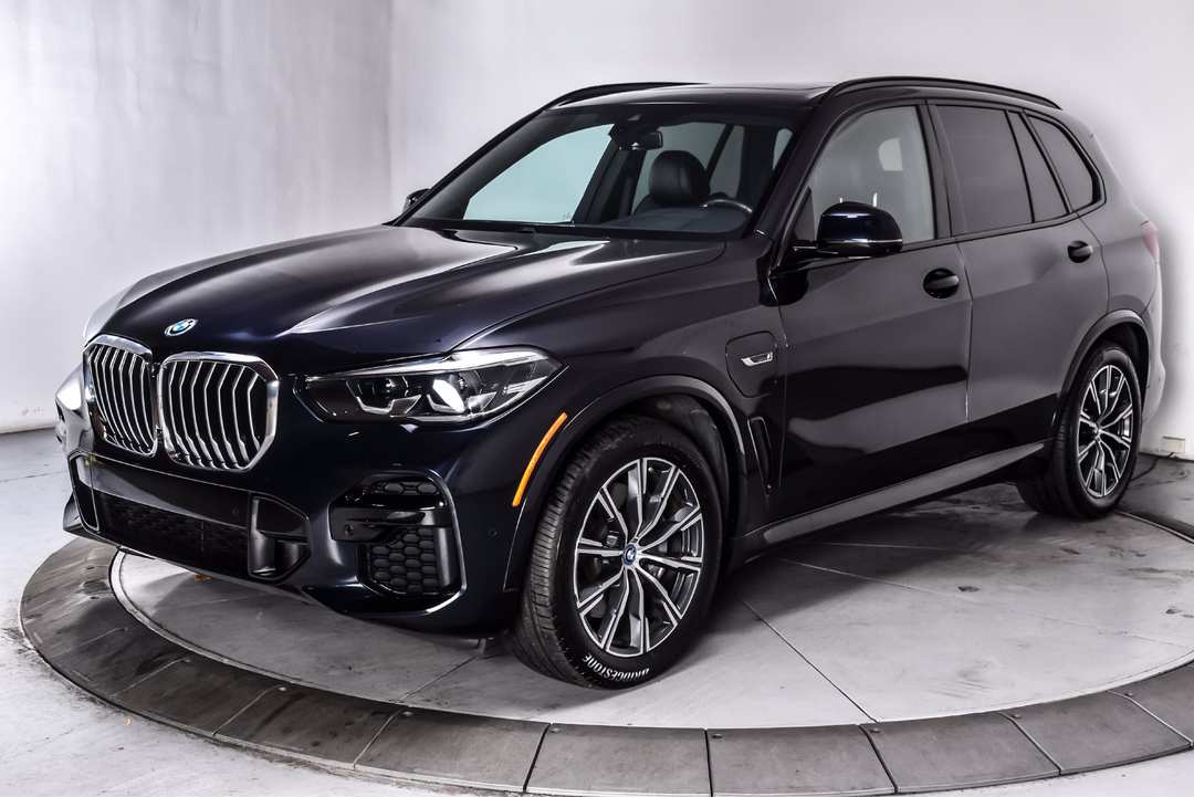 2022 BMW X5 xDrive45e - Image 3