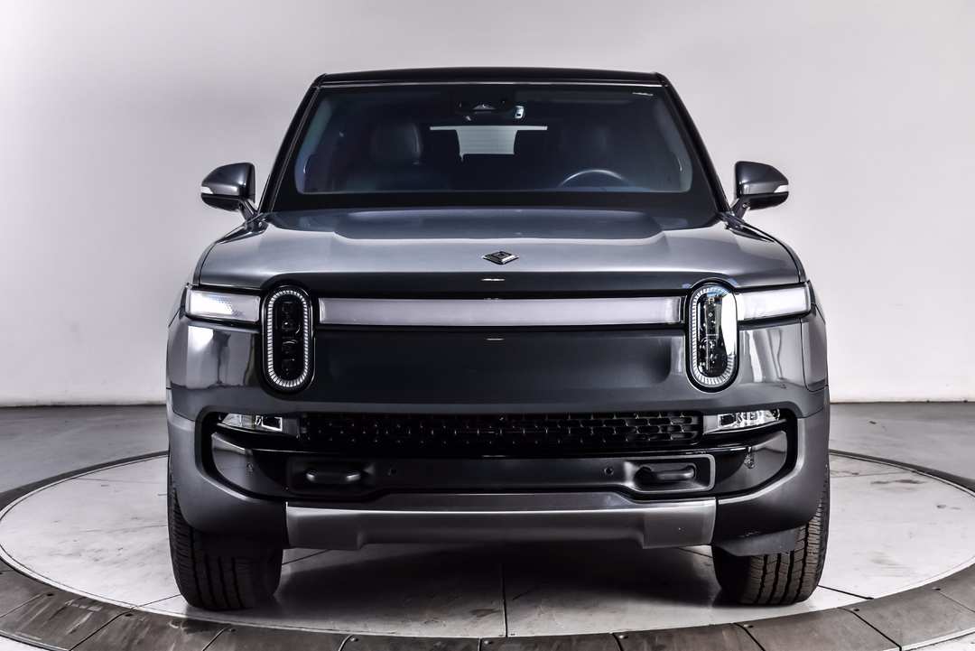 2023 Rivian R1S Adventure Quad Motor Large Pack - Image 2