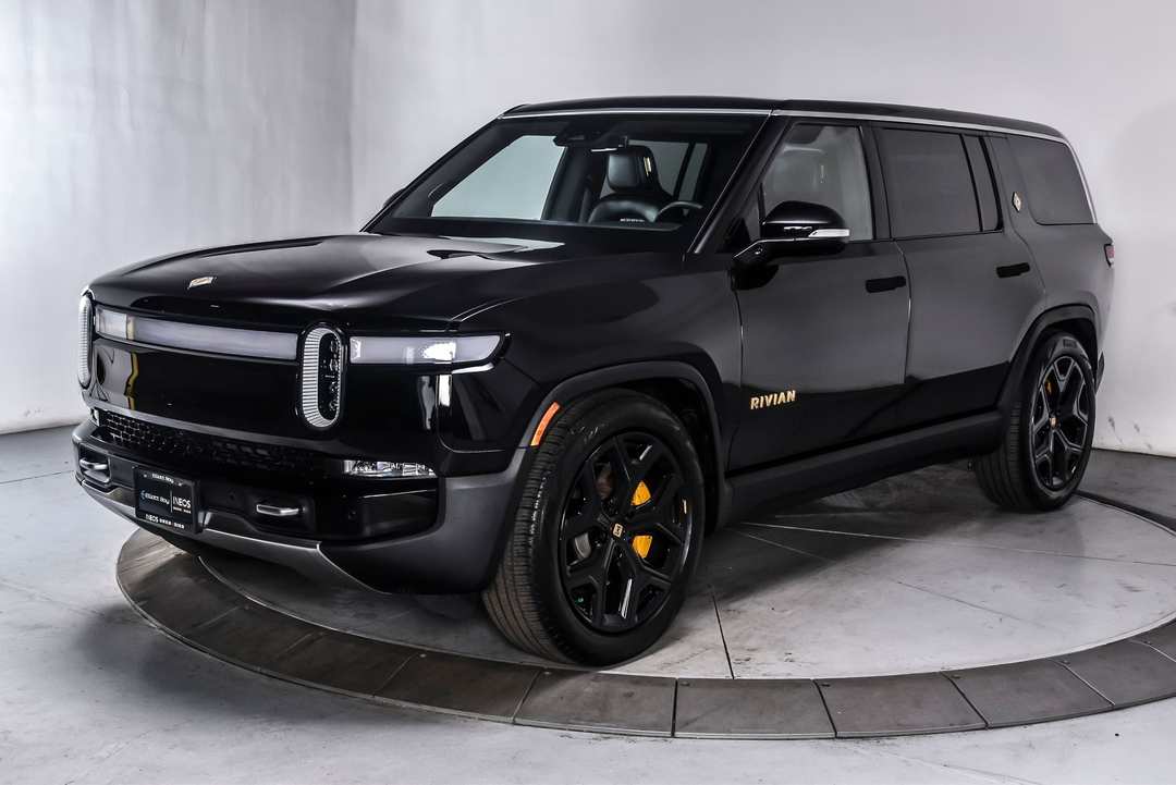 2024 Rivian R1S Adventure - Image 2