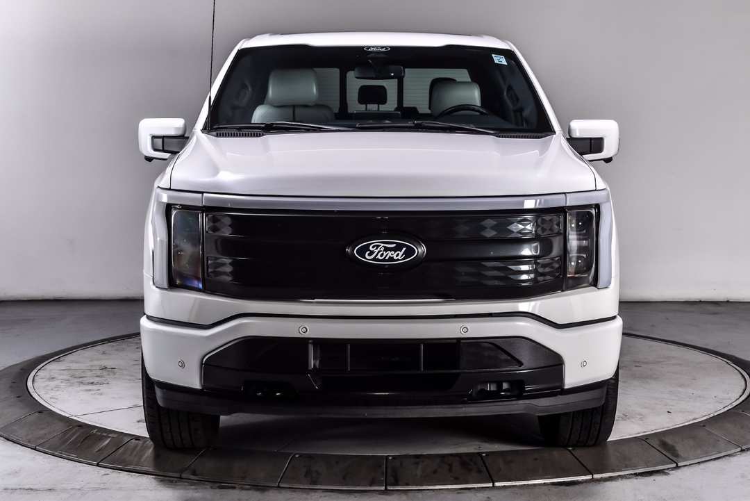 2024 Ford F-150 Lightning Platinum - Image 2