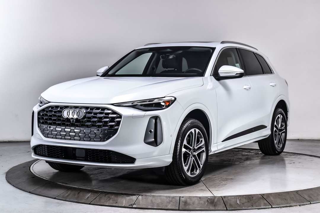 2025 Audi Q5 2.0T Premium - Image 2
