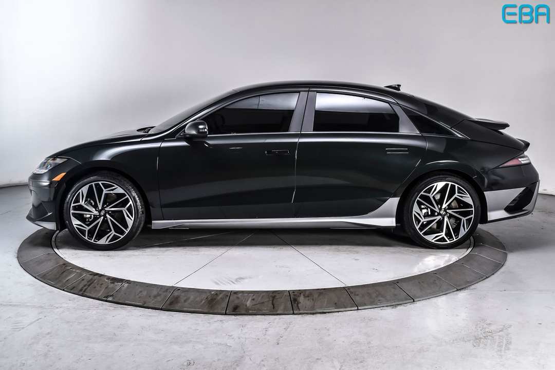 2024 Hyundai Ioniq 6 SEL - Image 3