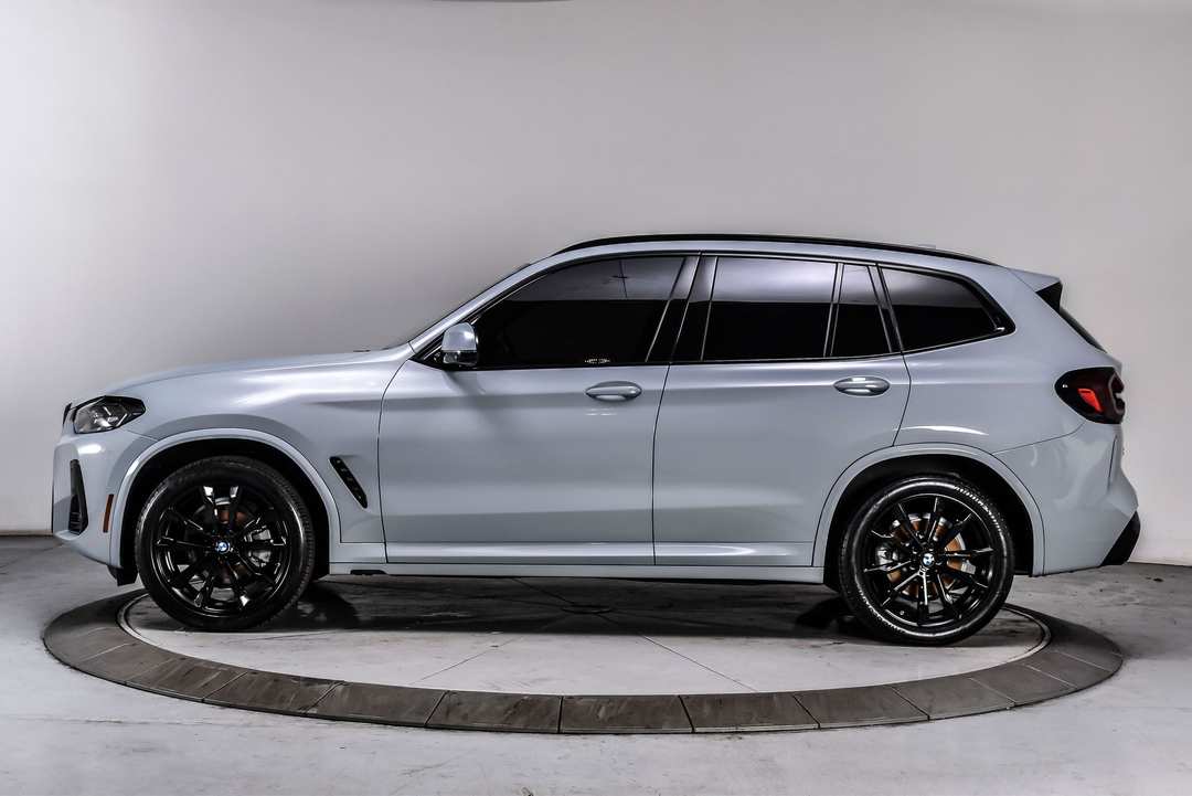2023 BMW X3 xDrive30i - Image 3
