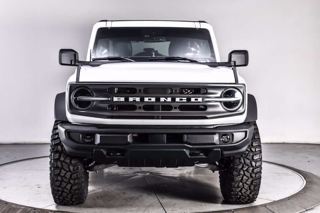 2023 Ford Bronco Big Bend - Image 2