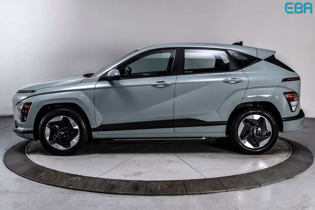 2024 Hyundai Kona SE - Image 3