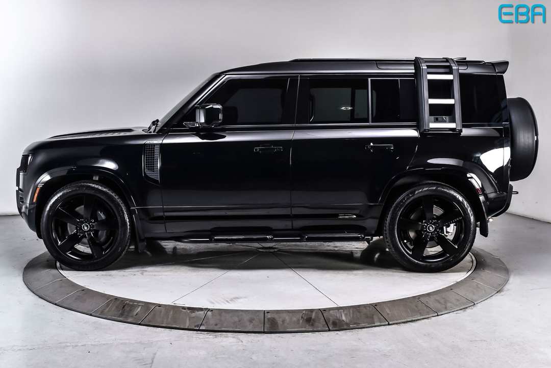 2025 Land Rover Defender 110 XDynamic SE - Image 3