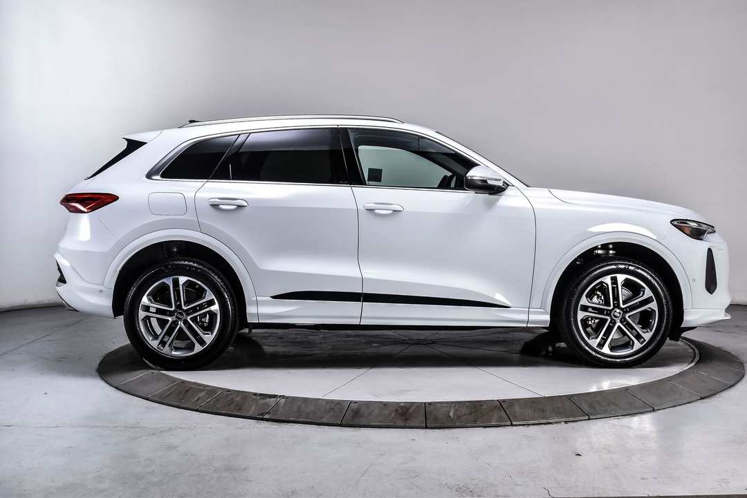 2025 Audi Q5 Premium - Photo 6