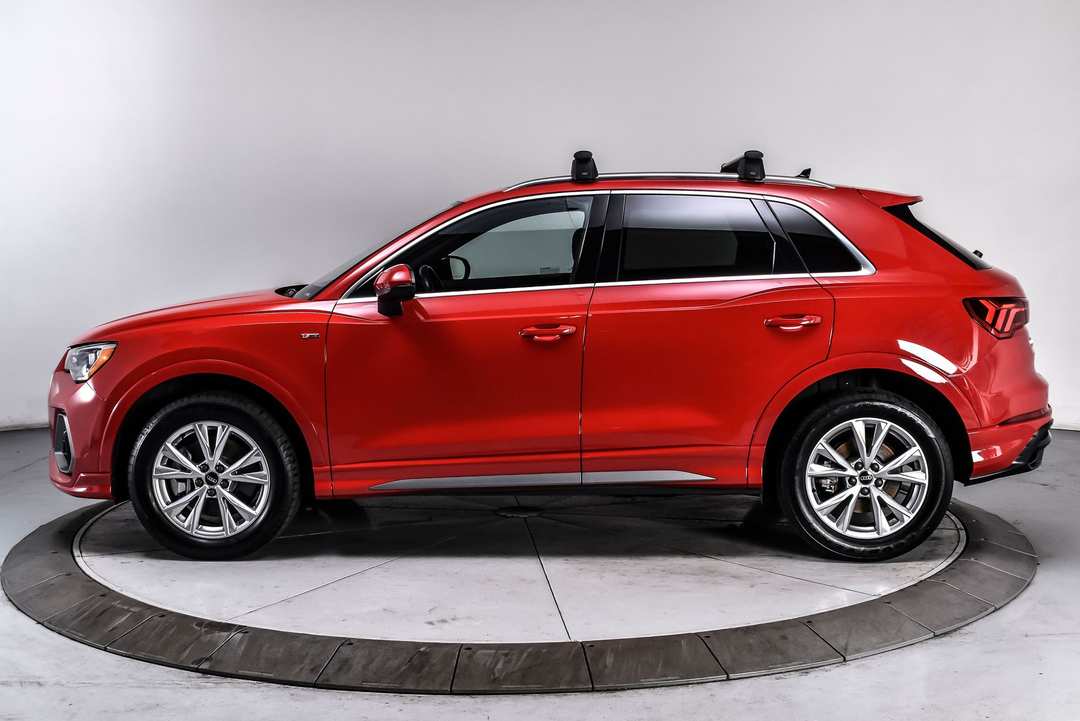 2022 Audi Q3 Premium - Image 3
