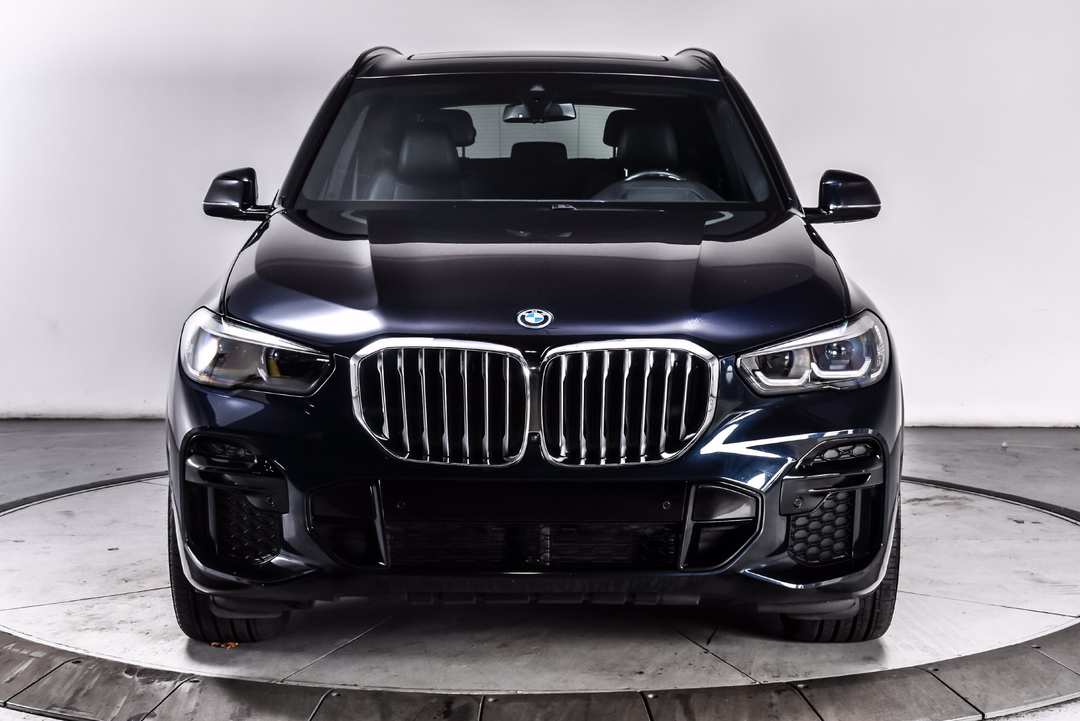 2022 BMW X5 xDrive45e - Image 2