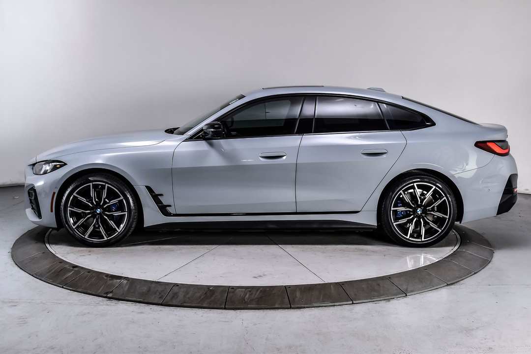 2025 BMW I4 xDrive40 - Image 3