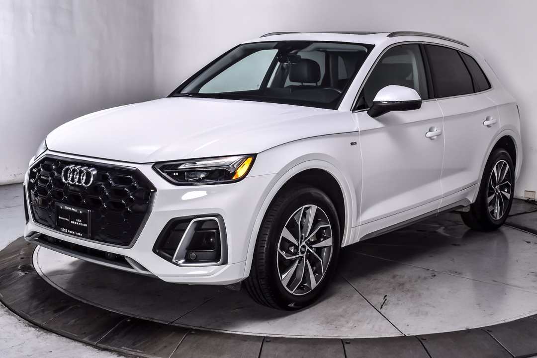 2024 Audi Q5 45 S line Premium - Image 3