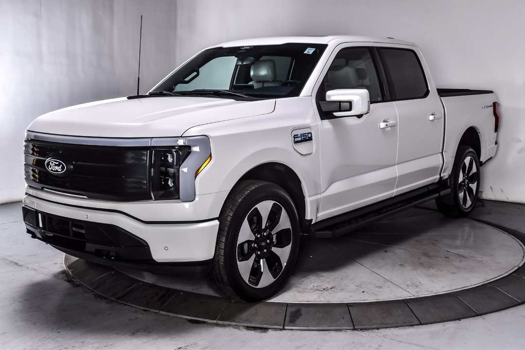 2024 Ford F-150 Lightning Platinum - Image 3