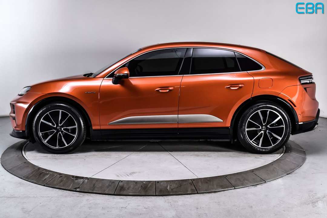 2024 Porsche Macan Turbo - Image 3