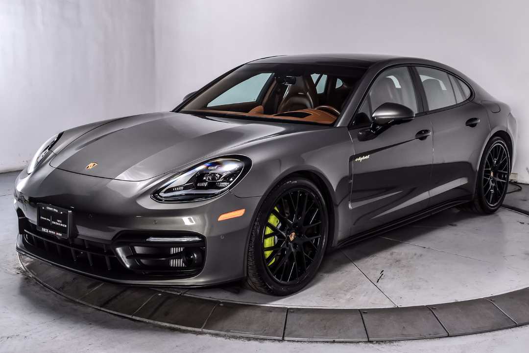 2023 Porsche Panamera E-Hybrid 4S - Image 3