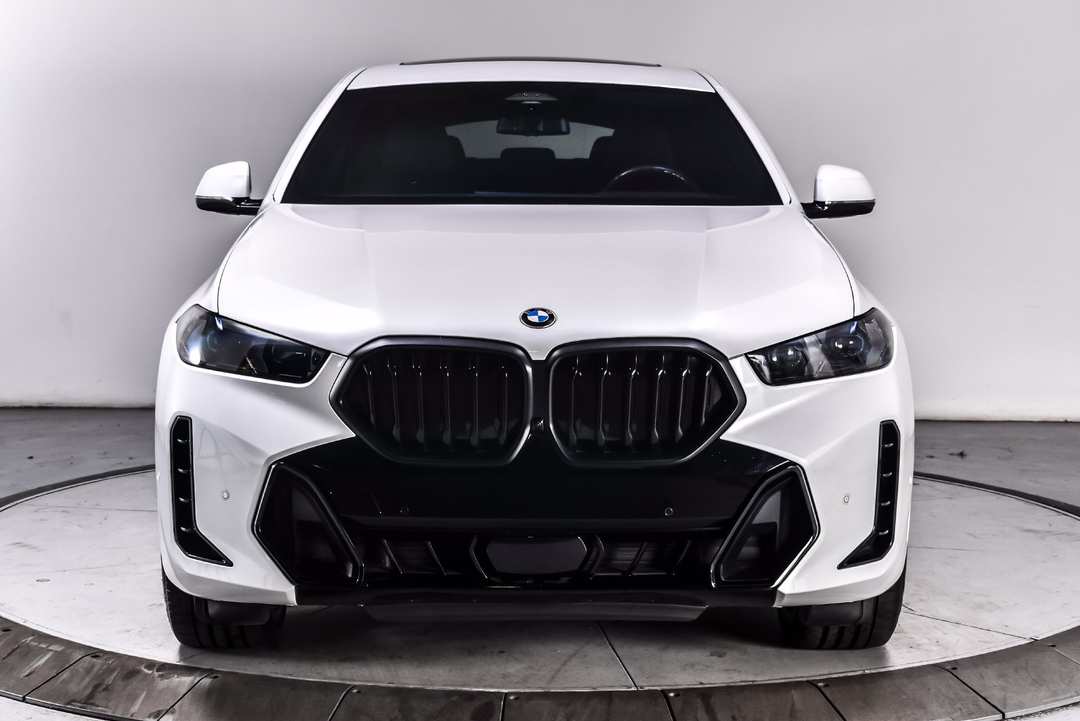 2025 BMW X6 xDrive40i - Image 2